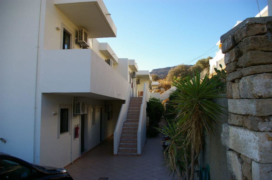 Rückseite des vorderen Gebäudes Golden View Studios