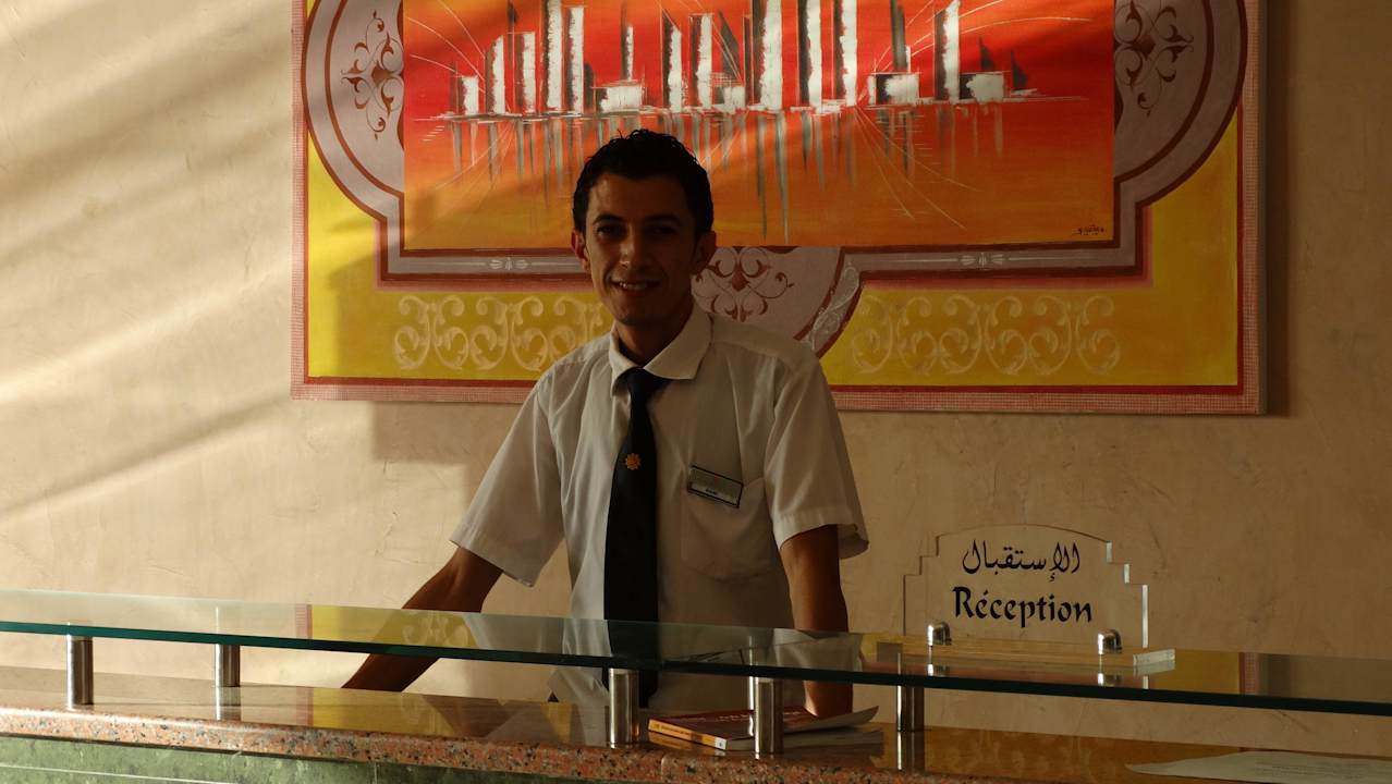 Recepcjonista Lella Meriam Hotel & Club