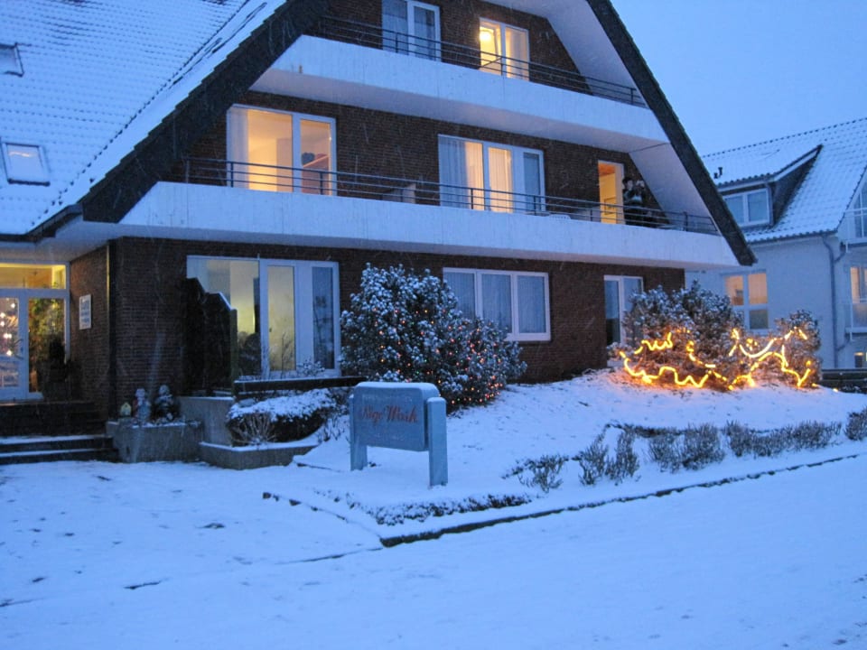 Haus im Winter Apartmenthaus Nige Wark