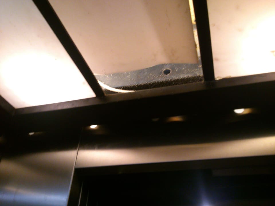 Fahrstuhl Falcon Hotel