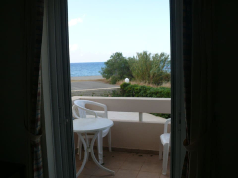 Vorhang auf! erst Balkon dann Pool, in 50m Meer Caretta Beach Hotel