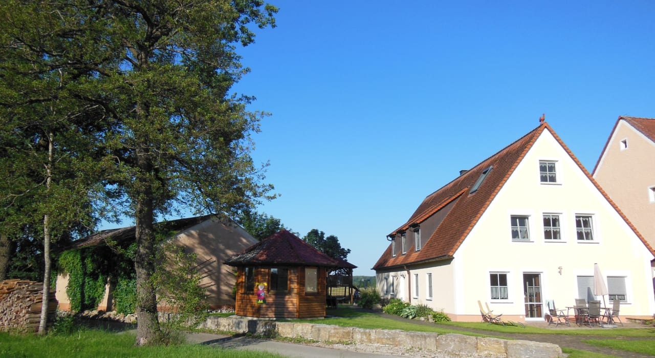 Außenansicht Ferienwohnungen Altmühlhof