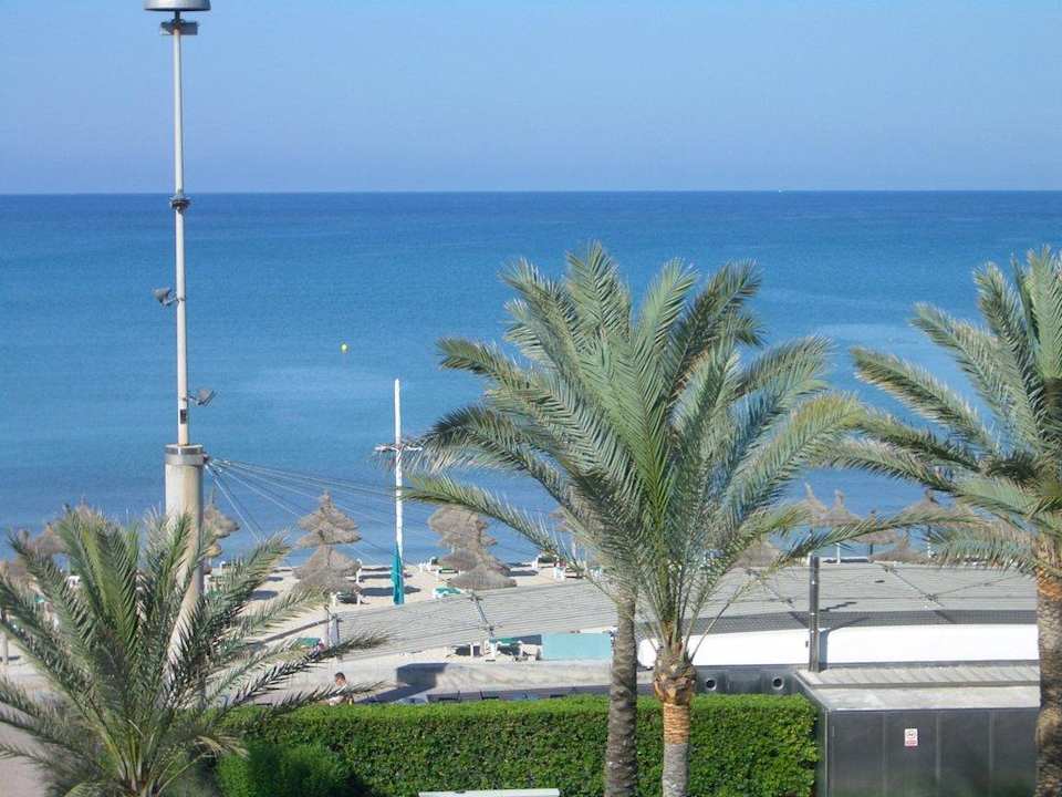 Ausblick vom 3.Stock Stirnseite Iberostar Waves Bahia de Palma