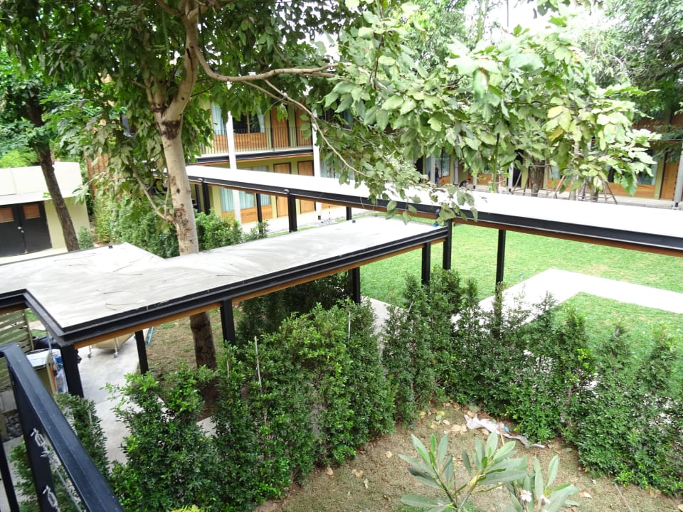 Blick in den Garten U Inchantree Kanchanaburi