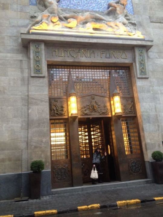 Eingang von aussen Continental Hotel Budapest