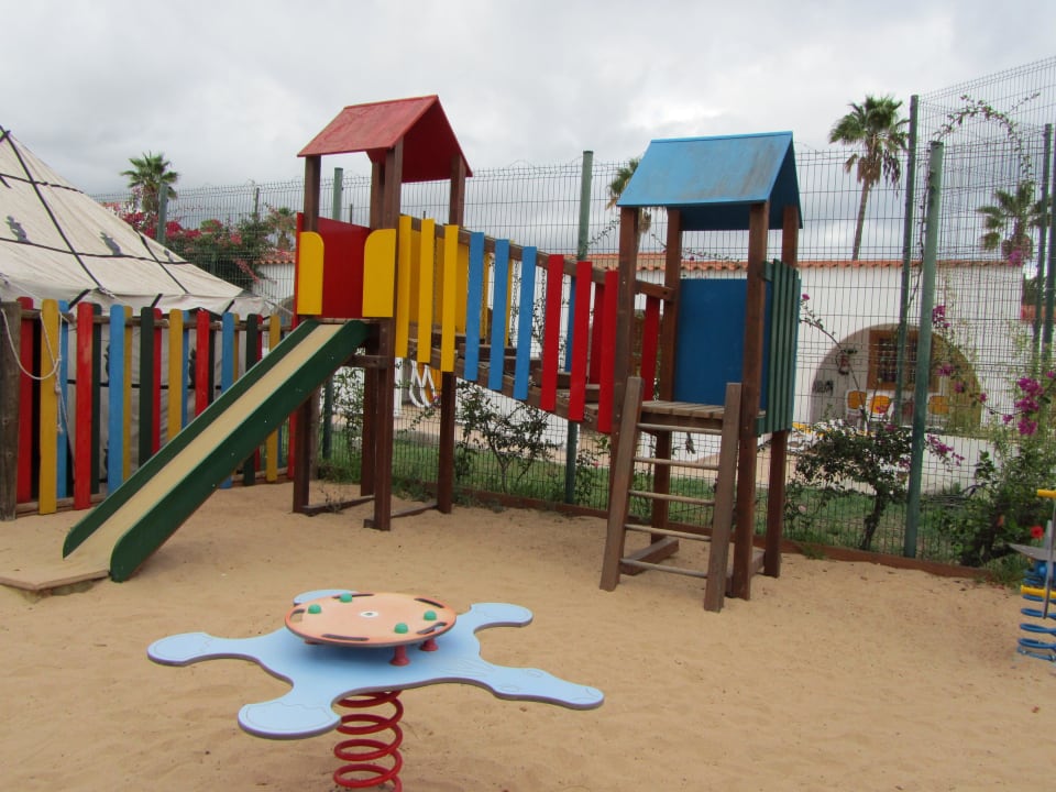 Kinderspielplatz HL Miraflor Suites Hotel
