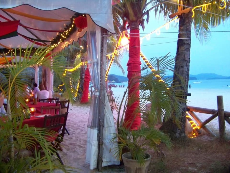Abenddämmerung am Pantai Cenang Hotel Beach Garden Resort