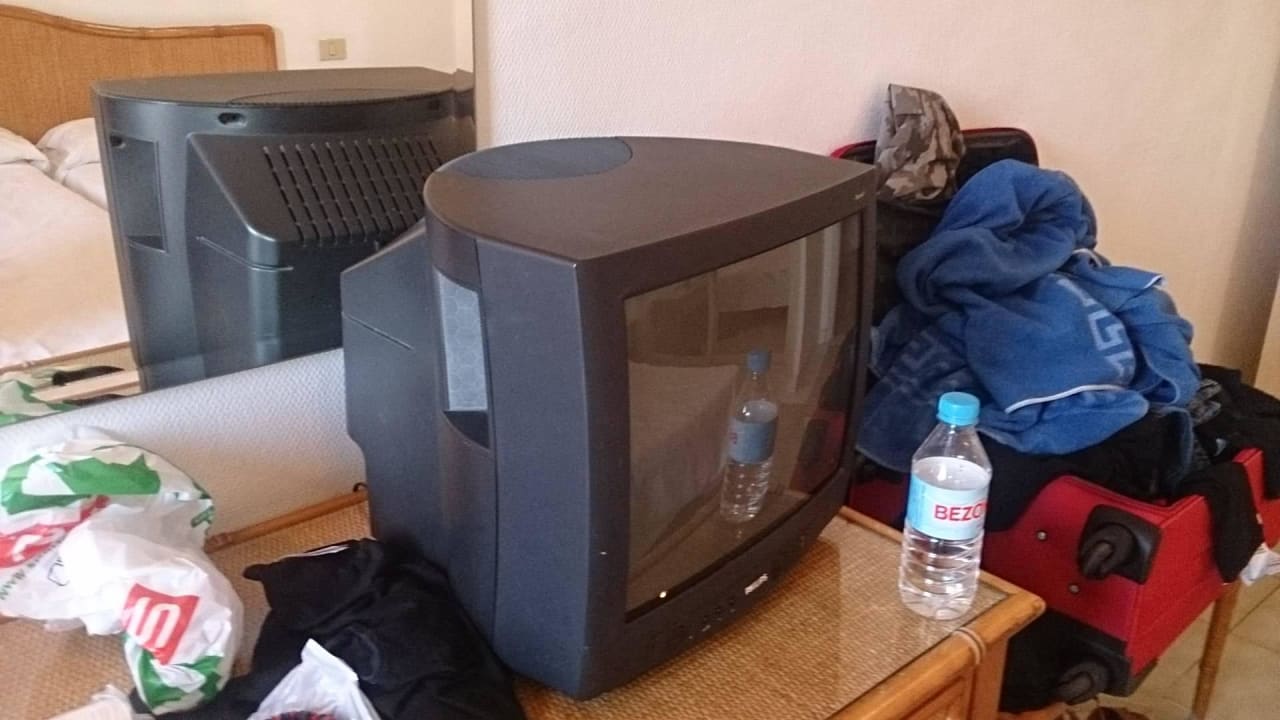 Röhrenfernsehr anstatt Flatscreen Hotel Grand Teguise Playa