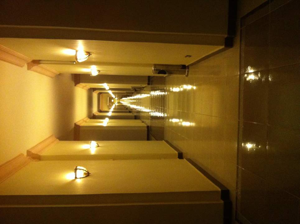 Gang zu den tausenden Zimmer Pickalbatros Palace Resort