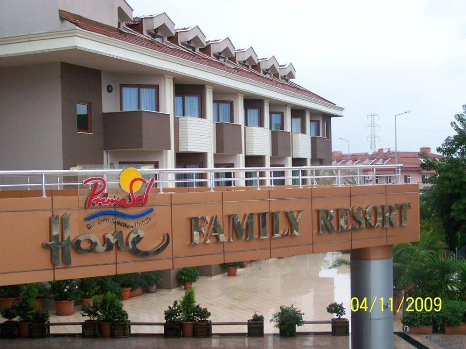 Namensschild des Hotels Hane Family Resort