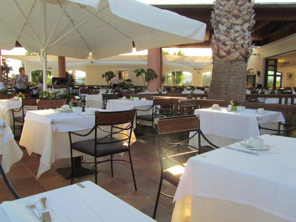 Draußen ist es sich besser! Neptune Luxury Resort