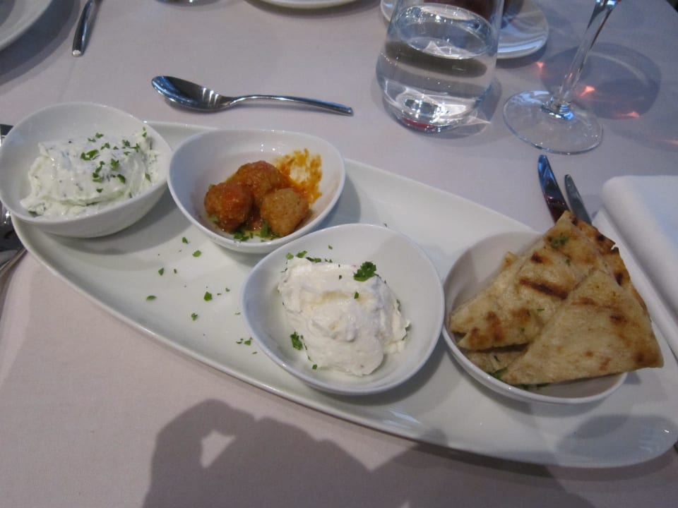 Vorspeise im “Moonlight A La Carte Restaurant" Princess Andriana Resort & Spa