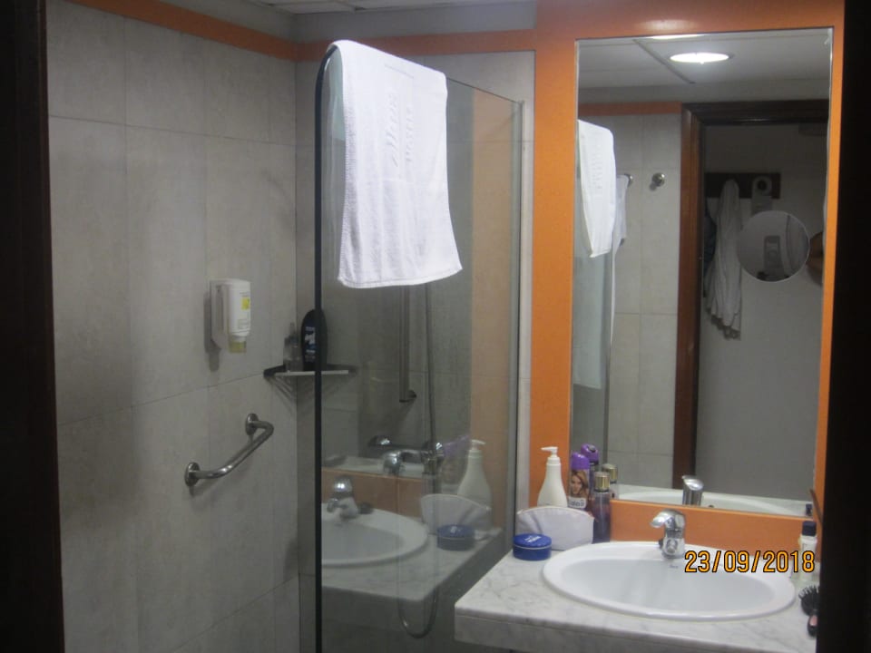 Zimmer allsun Hotel Lucana