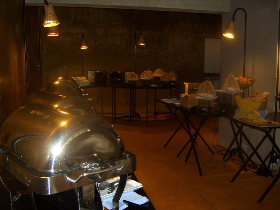 Frühstück. Hotel Jetwing Beach