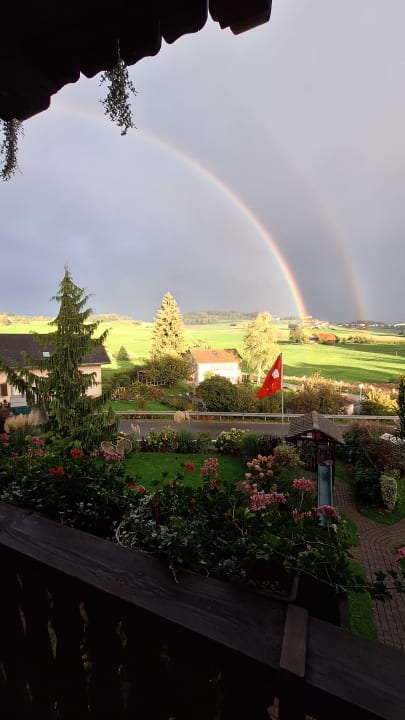 Ausblick Appartement mit Alpensicht, beheiztem Pool, Garten