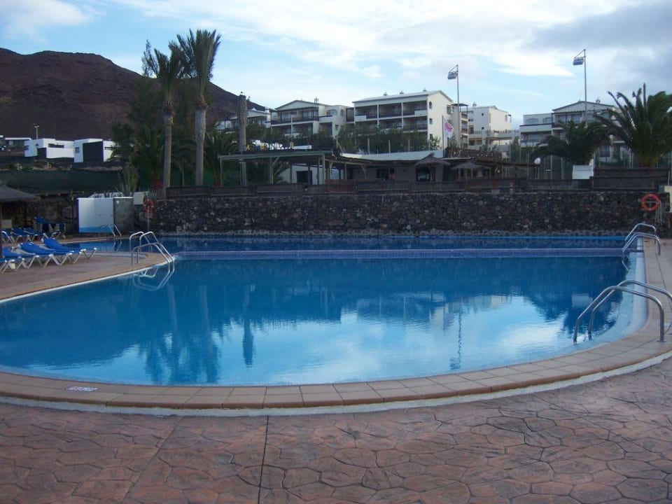 Der Poolbereich SBH Hotel Royal Monica