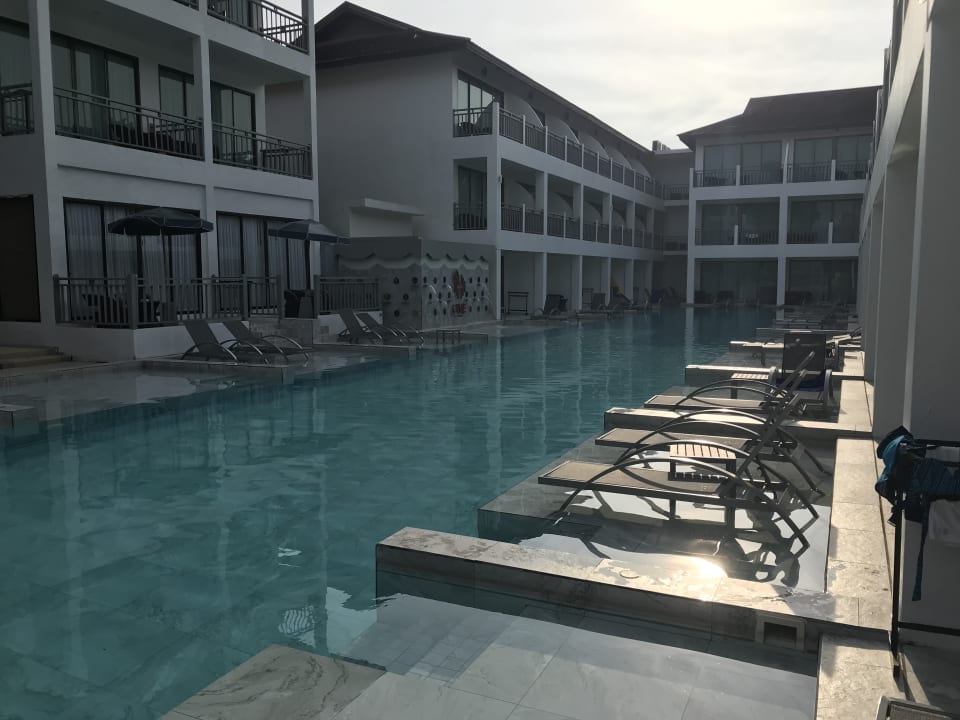 Pool Hive Khaolak Beach Resort