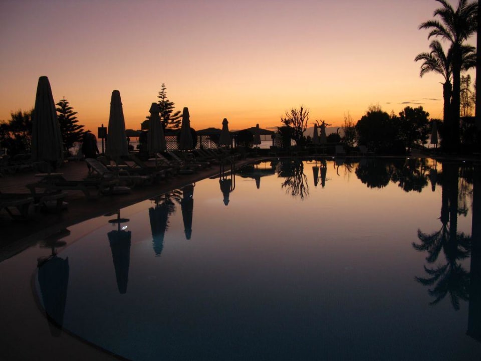 Abendstimmung am Pool PALOMA Perissia