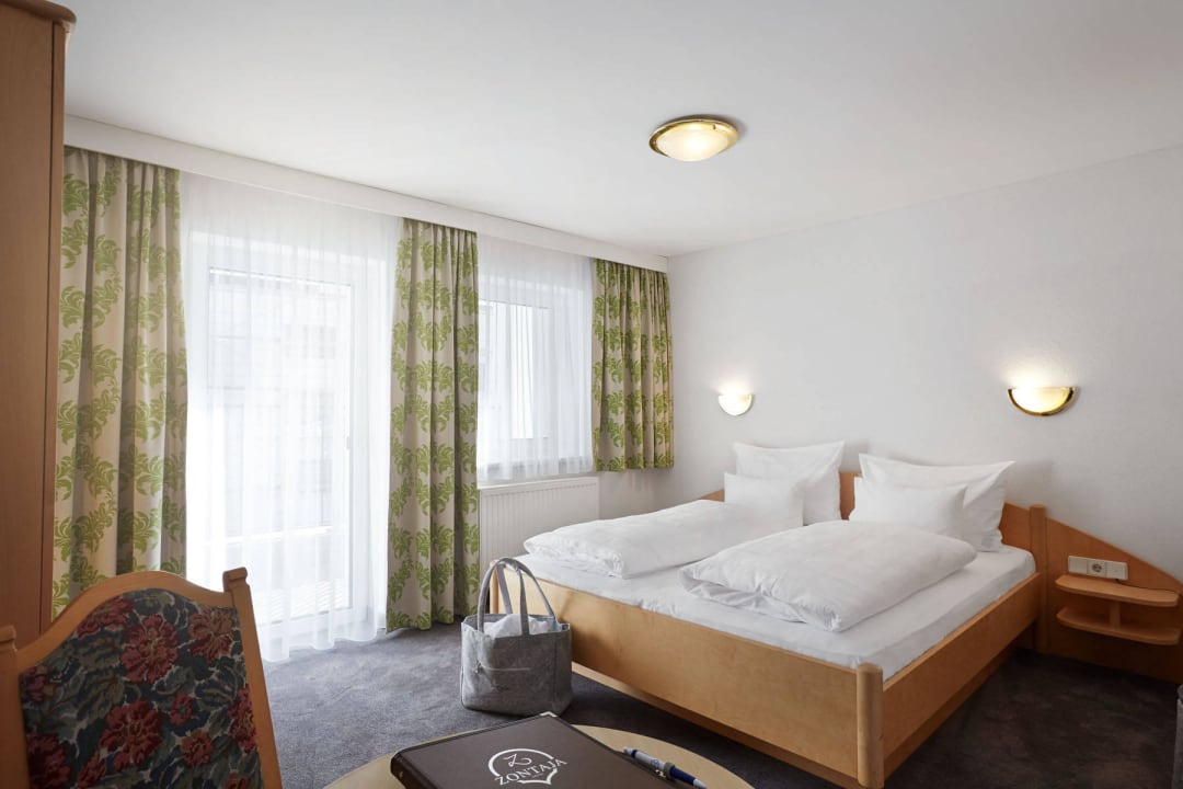 Doppelzimmer Silvretta Hotel Zontaja