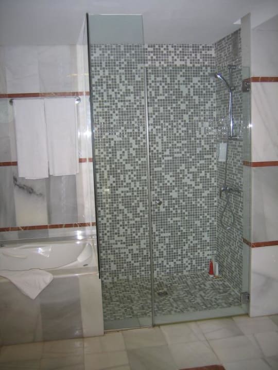 Dusche reicht für 4 Personen R2 Pajara Beach