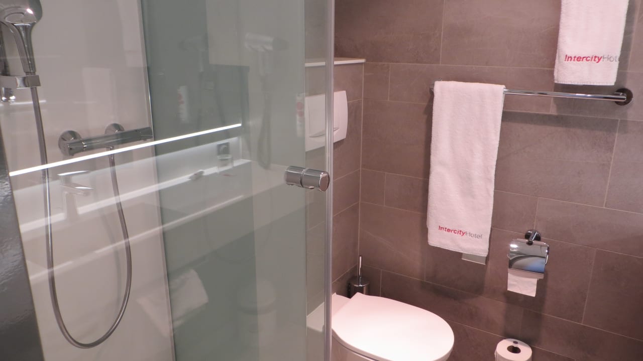 Zimmer TRIBE Düsseldorf