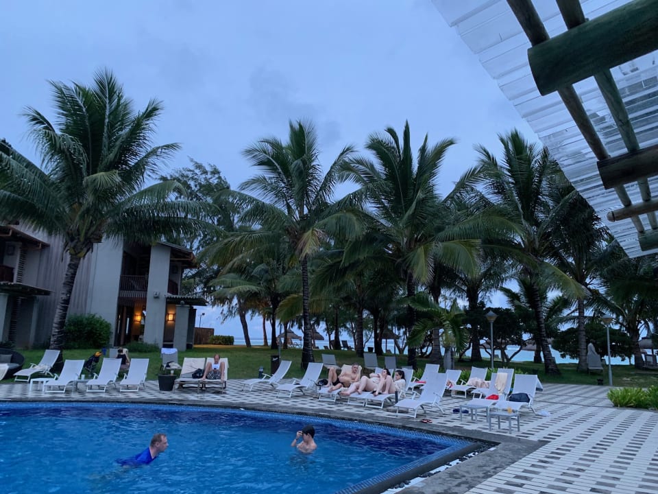 Pool Crystals Beach Resort Belle Mare, a member of Radisson Individuals