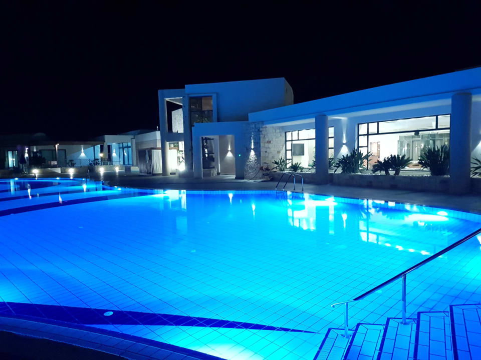 Pool Grand Hotel Holiday Resort