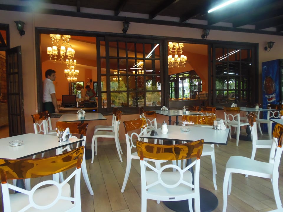 Blick ins Restaurant Philoxenia Hotel