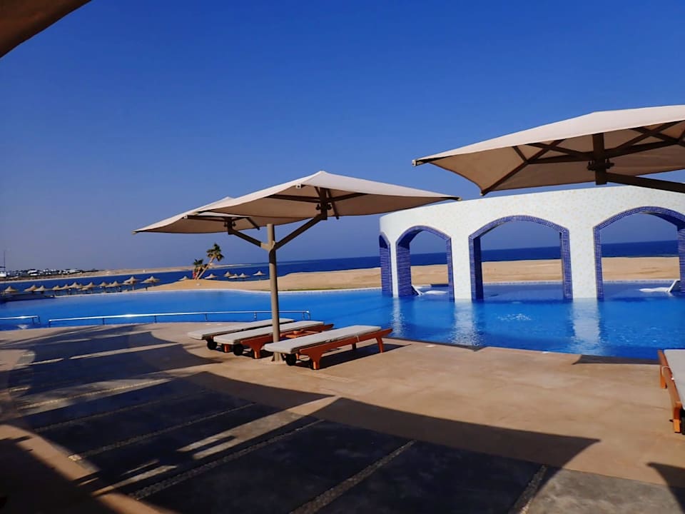 Pool Malikia Resort Abu Dabbab