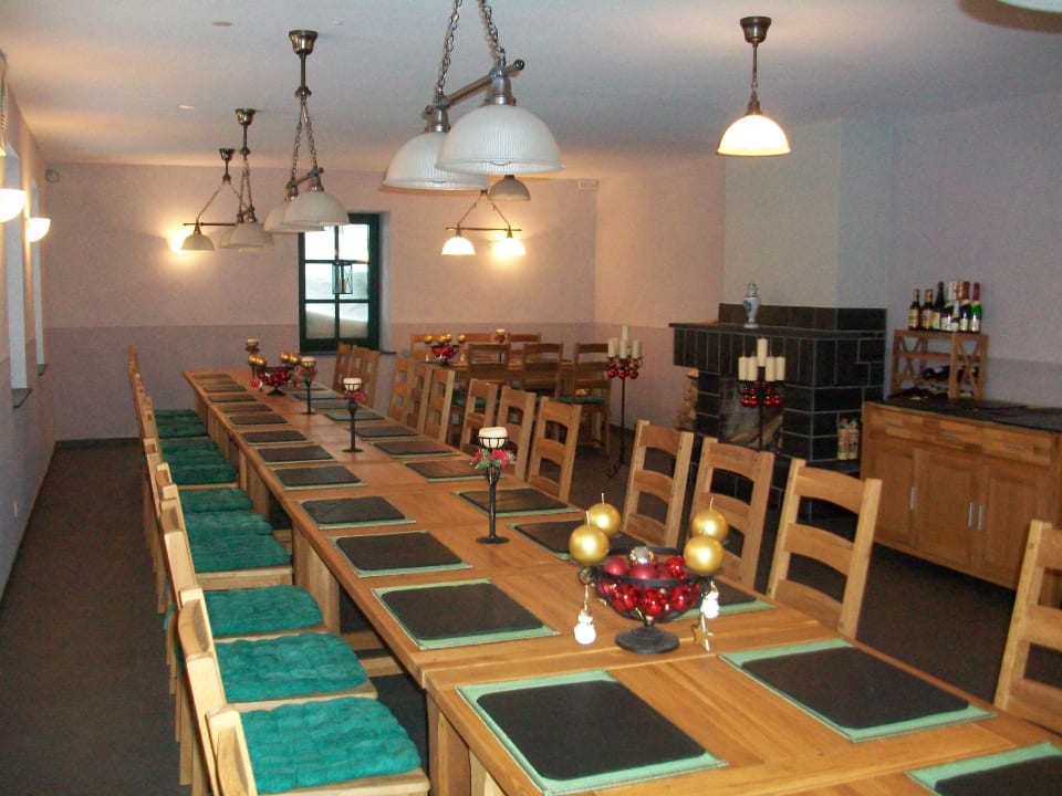 Saal für Feiern Berggasthof Brand - Finnhütten & Ferienhäuser am Rennsteig