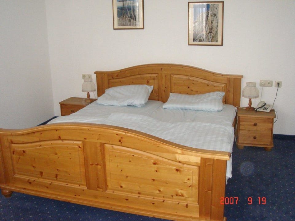 Doppelbett Hotel Vier Jahreszeiten