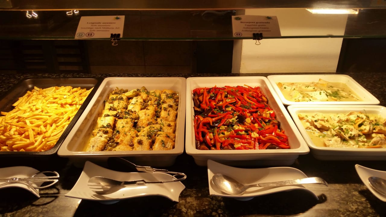 Abendessen alltoura Club Hotel Akeah Broncemar