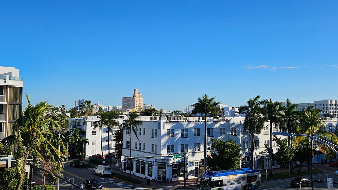 Ausblick Urbanica The Meridian Hotel
