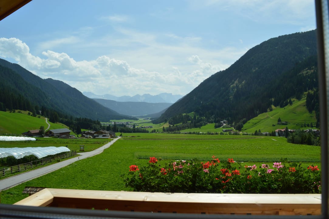 Vom Balkon Ferienwohnung Dolomitenblick Feldererhof - Urlaub am Bauernhof