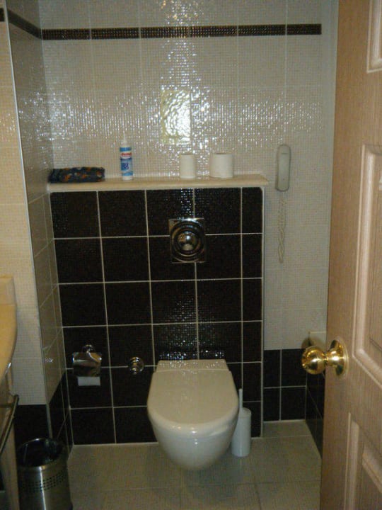 Saubere Toilette Fame Residence Lara & Spa