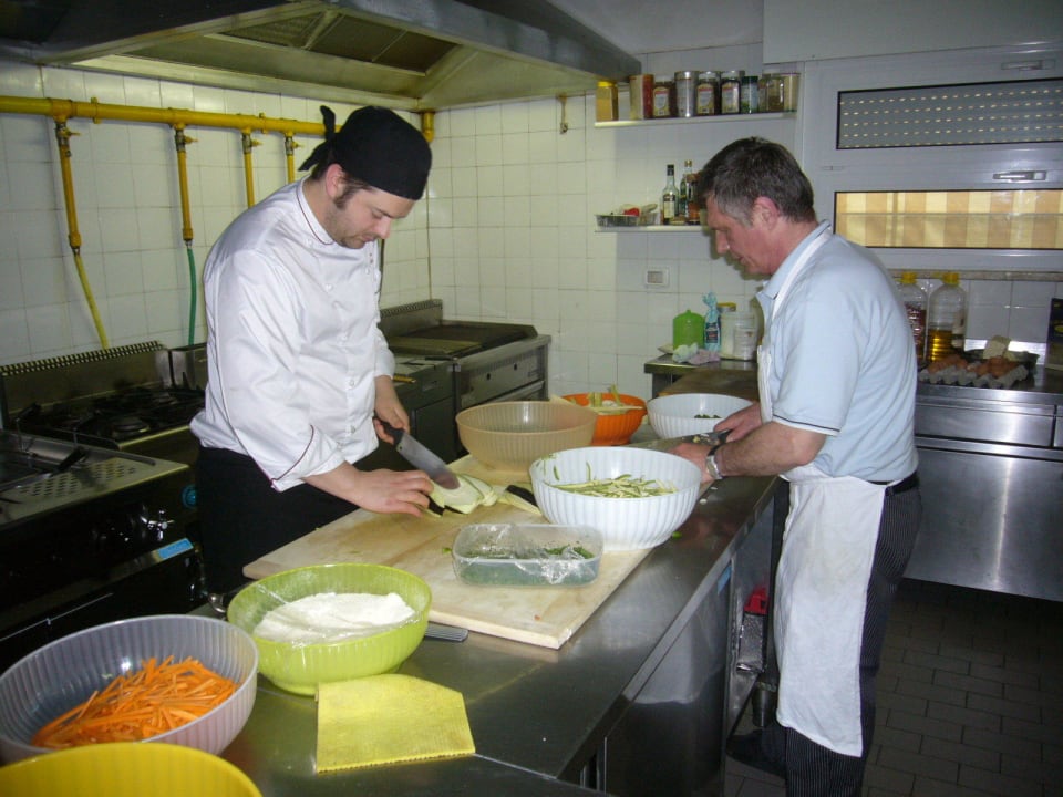 Giancarlo mit Beikoch Hotel Giamaika