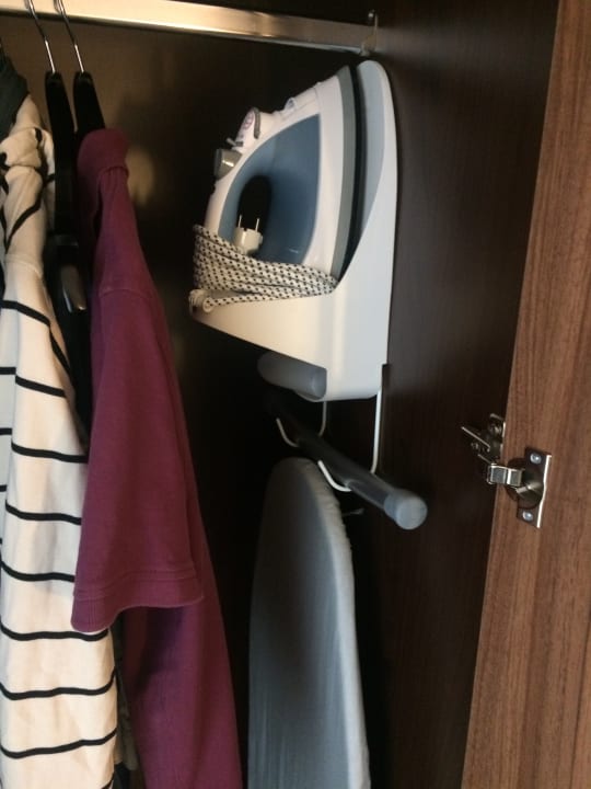 Zimmer Hotel Courtyard by Marriott Cologne