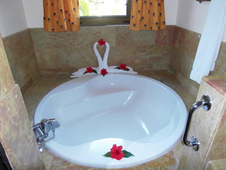 Nach dem Trinkgeld dekorierte runde Badewanne Catalonia Punta Cana - All Inclusive