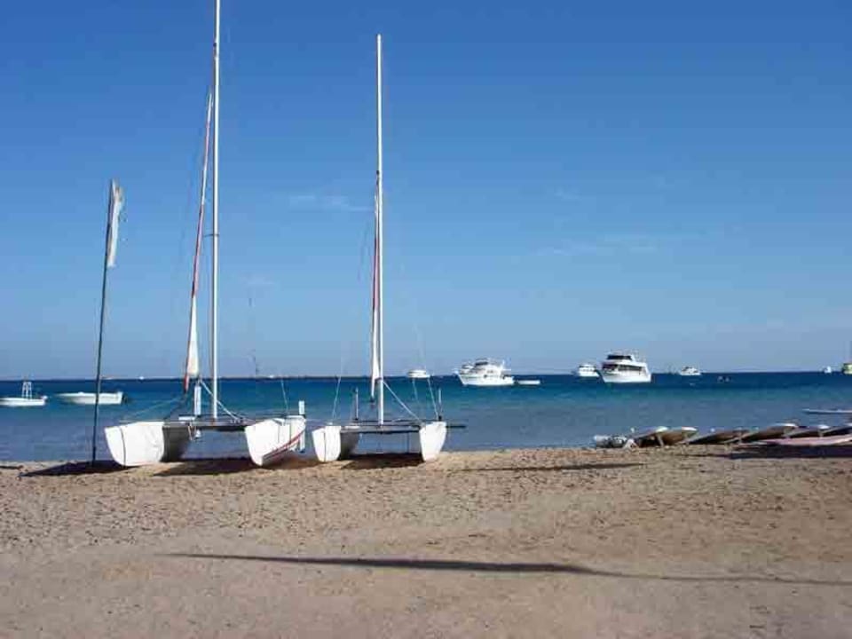 rechts vom Hotel-Strand Giftun Azur Resort