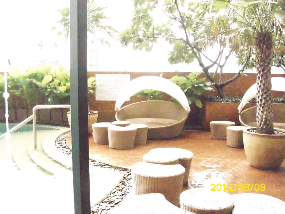 Teil des Pools Hotel Lebua At State Tower