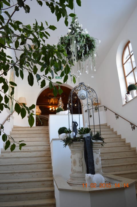 Weg zum Wellness-und Beautybereich Wohlfühlresort Peternhof