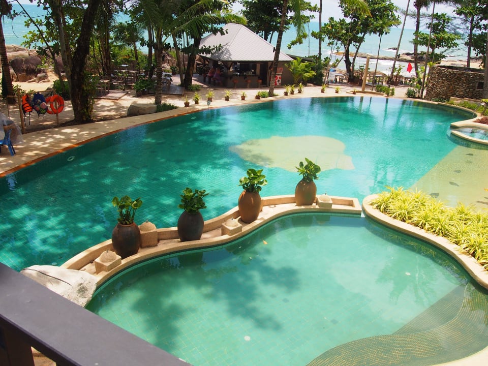 Jeden z basenów Moracea by Khao Lak Resort