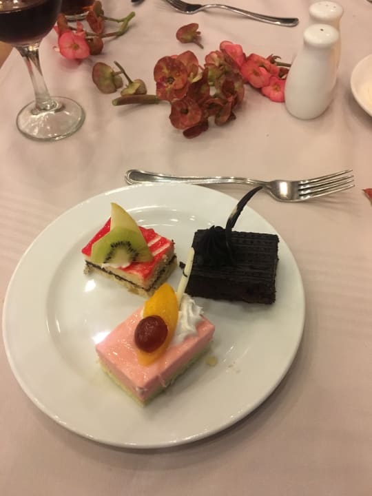 Gastro Serenity Alpha Beach