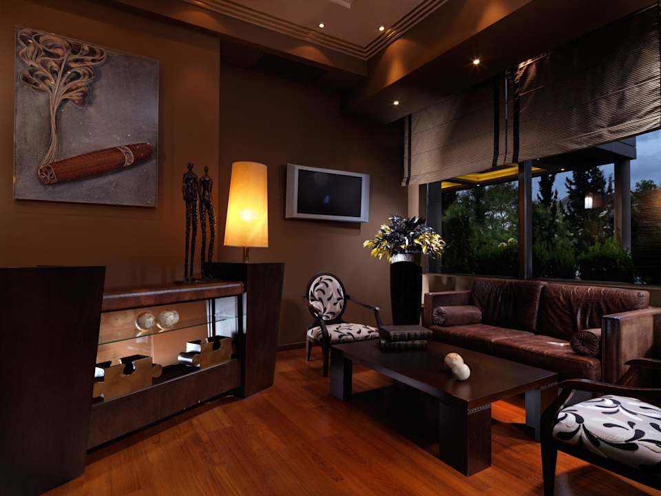 Brown's Bar Divani Caravel Hotel