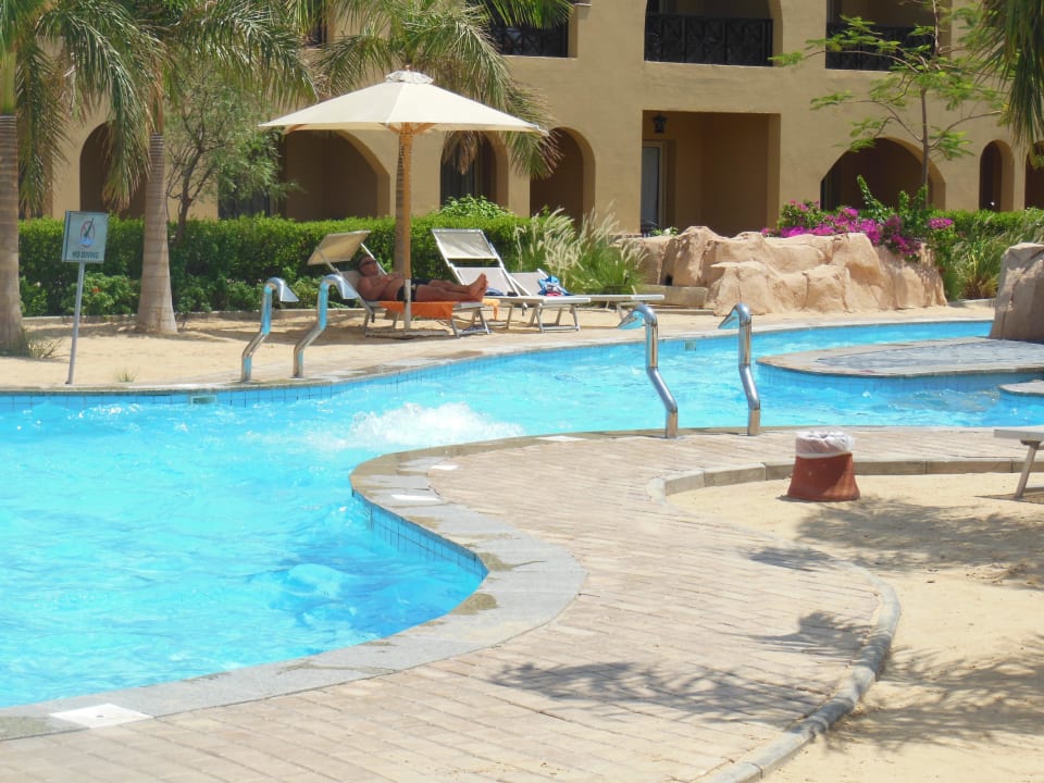 Бассейн с гидромассажем Stella Beach Resort & Spa Makadi Bay