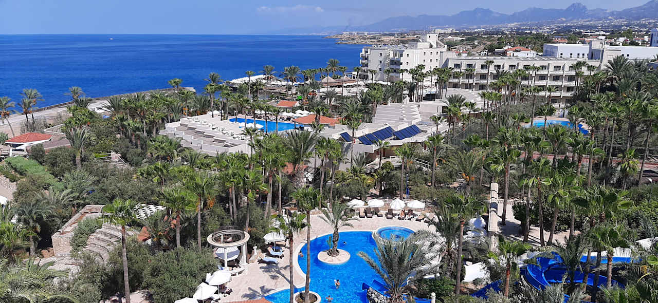 Pool Oscar Resort Hotel