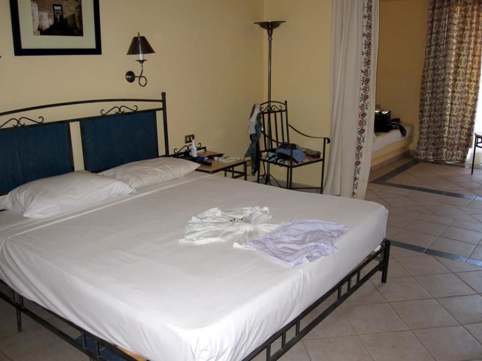 Blick ins Familienzimmer Jaz Makadi Oasis Resort