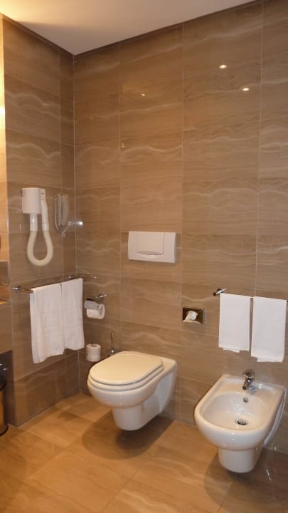 NH Torino Lingotto Tech... DoubleTree by Hilton Turin Lingotto