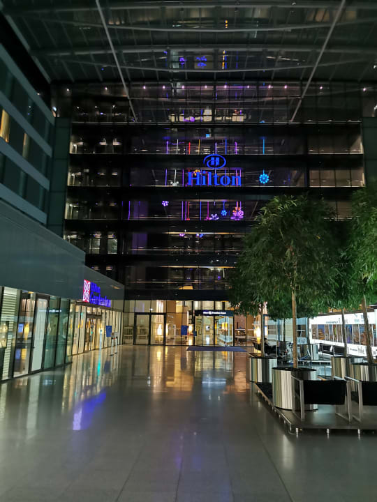 Außenansicht Hilton Frankfurt Airport
