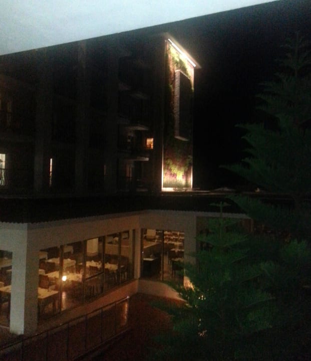 Auf der oberen Terrasse Sunis Elita Beach Resort & Spa